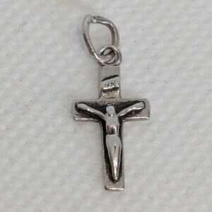James Avery Rare Retired Silver Small Crucifix Cross Charm Jesus Salvation